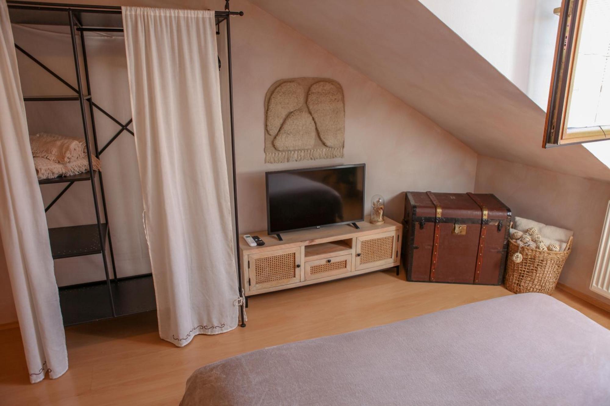 Cozy Apartment In The Heart Of The Historic City Pressburg Exterior foto